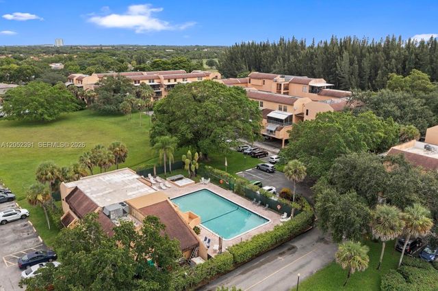 430 Commodore Drive 310, Plantation, FL 33325