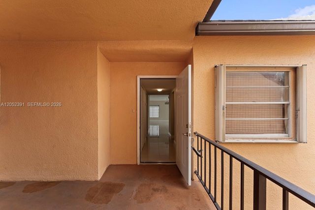 430 Commodore Drive 310, Plantation, FL 33325