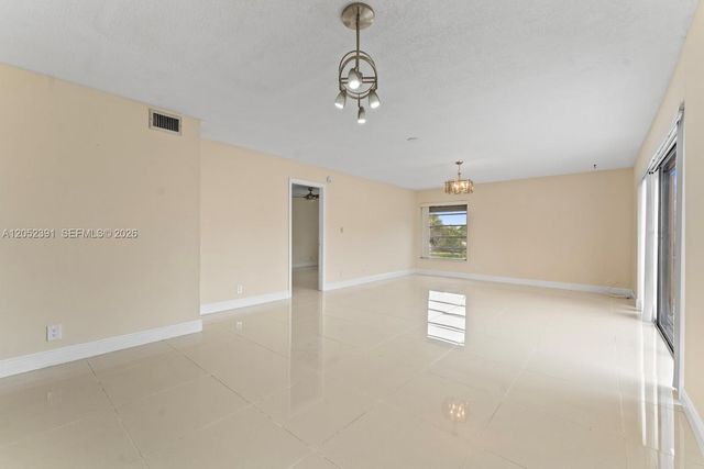 430 Commodore Drive 310, Plantation, FL 33325
