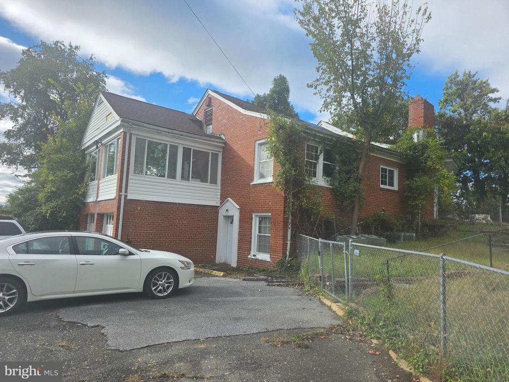 6116 ADDISON RD, Capitol Heights, MD 20743