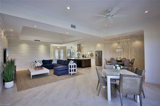 824 Hideaway Cir E Unit 324, Marco Island, FL 34145