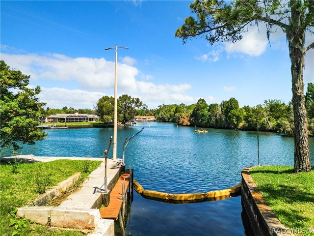 731 SE 1st Court, Crystal River, FL 34429