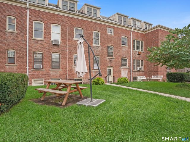 146 Everit Street E, New Haven, CT 06511