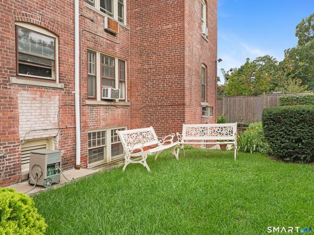 146 Everit Street E, New Haven, CT 06511