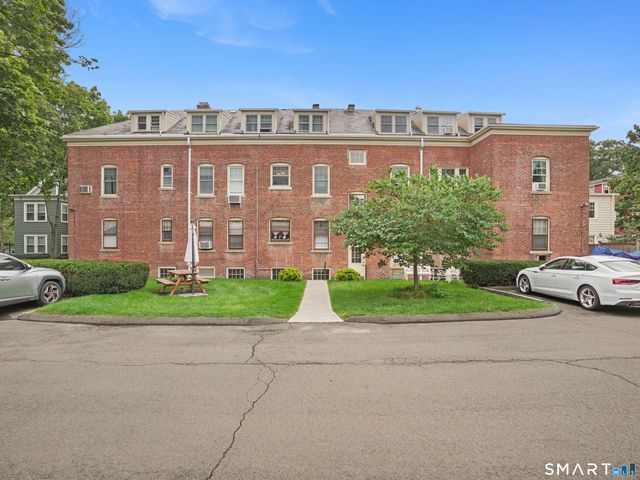 146 Everit Street E, New Haven, CT 06511