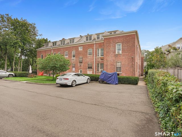 146 Everit Street E, New Haven, CT 06511