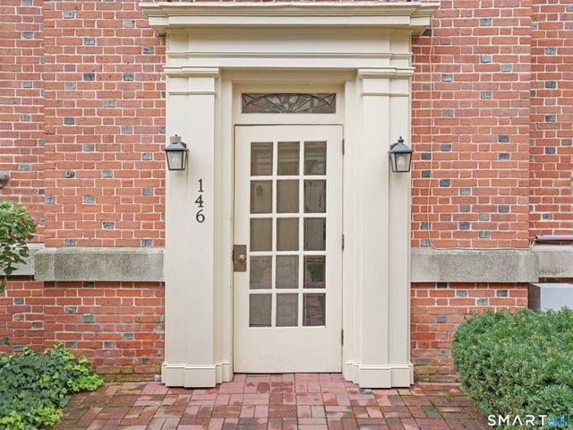 146 Everit Street E, New Haven, CT 06511