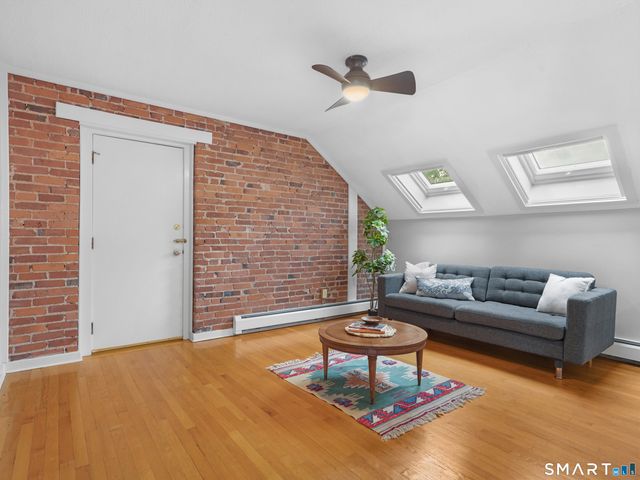 146 Everit Street E, New Haven, CT 06511