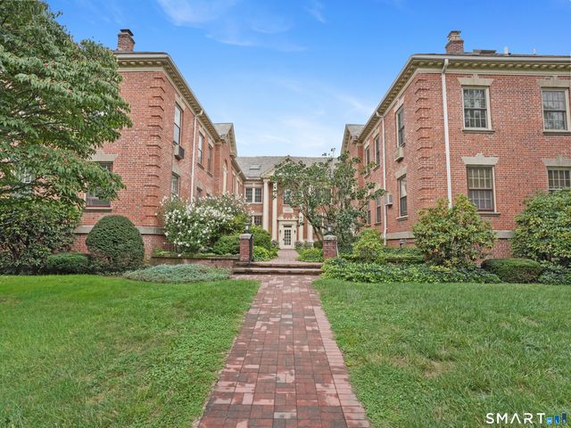 146 Everit Street E, New Haven, CT 06511