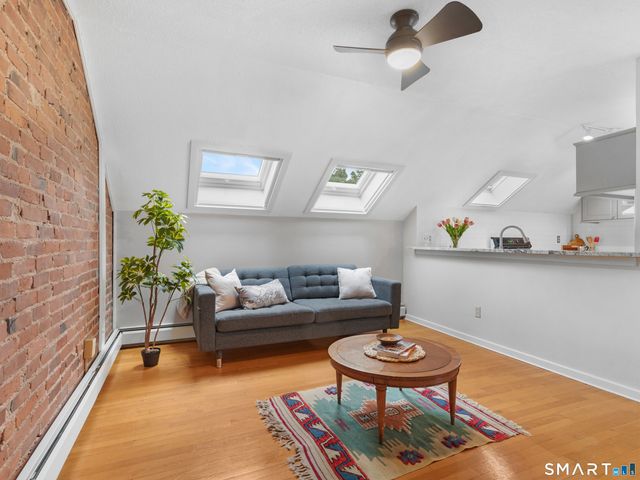 146 Everit Street E, New Haven, CT 06511