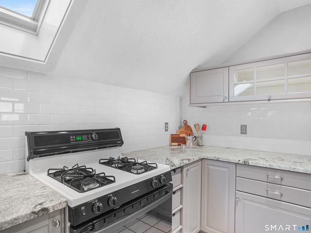 146 Everit Street E, New Haven, CT 06511