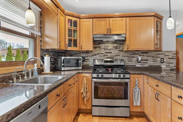 835 12th Street, Baraboo, WI 53913