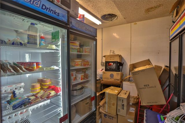Convenience Store For Sale In Miami, Miami, FL 33135
