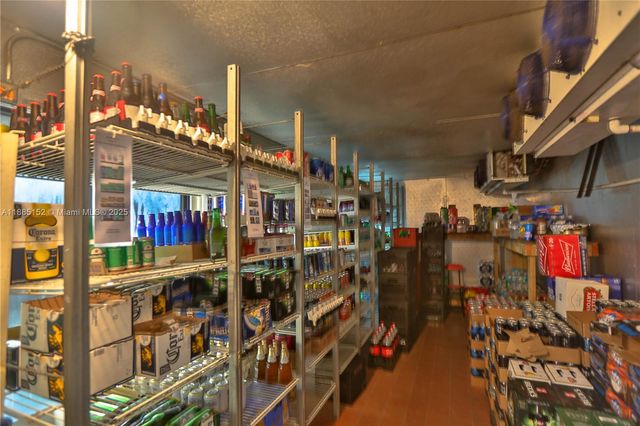 Convenience Store For Sale In Miami, Miami, FL 33135