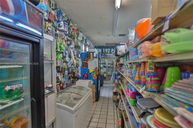 Convenience Store For Sale In Miami, Miami, FL 33135