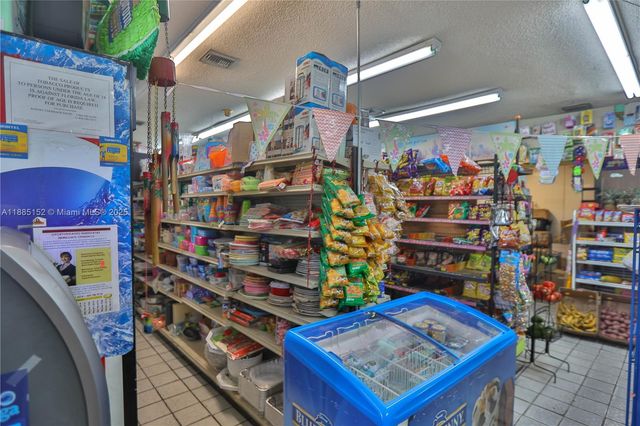 Convenience Store For Sale In Miami, Miami, FL 33135