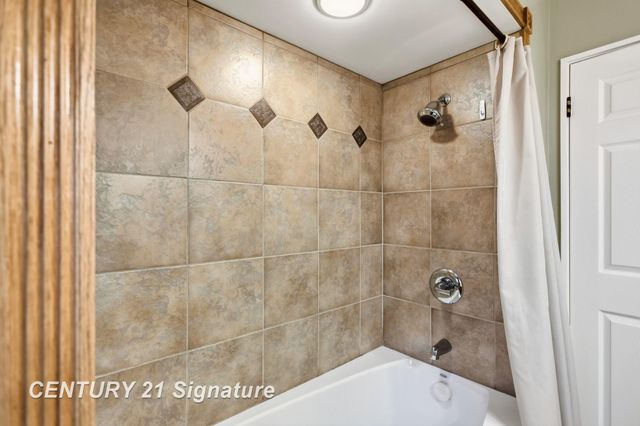 2684 Kuhlman Drive, Saginaw, MI 48603