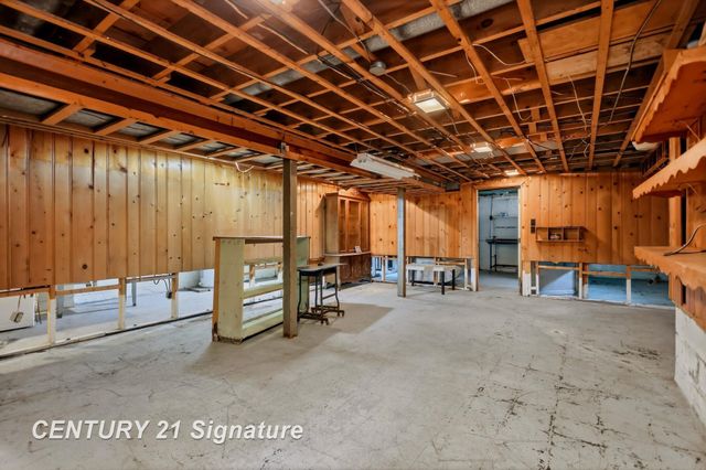 2684 Kuhlman Drive, Saginaw, MI 48603