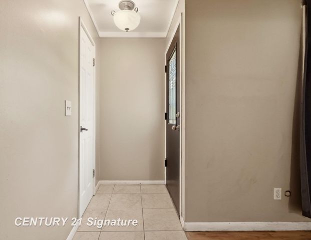 2684 Kuhlman Drive, Saginaw, MI 48603