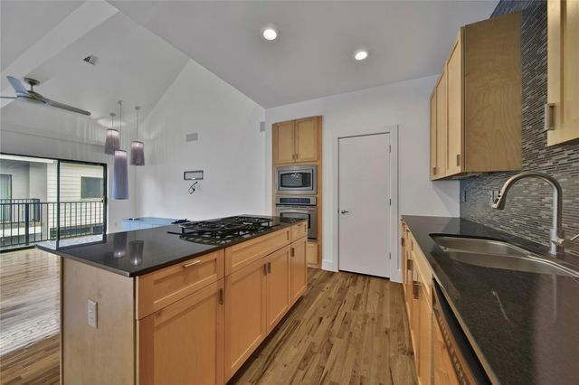 4205 Eigel Street, Houston, TX 77007