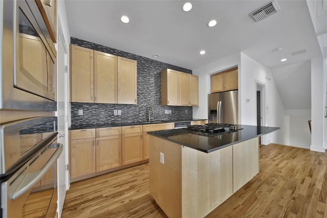 4205 Eigel Street, Houston, TX 77007