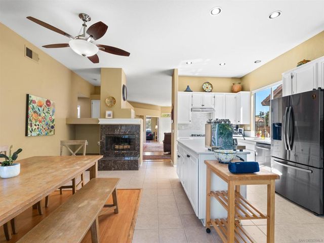 12420 Whispering Tree Ln, Poway, CA 92064
