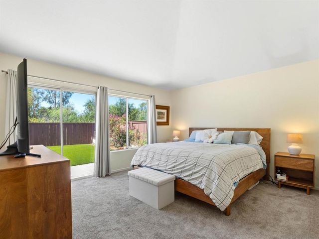 12420 Whispering Tree Ln, Poway, CA 92064