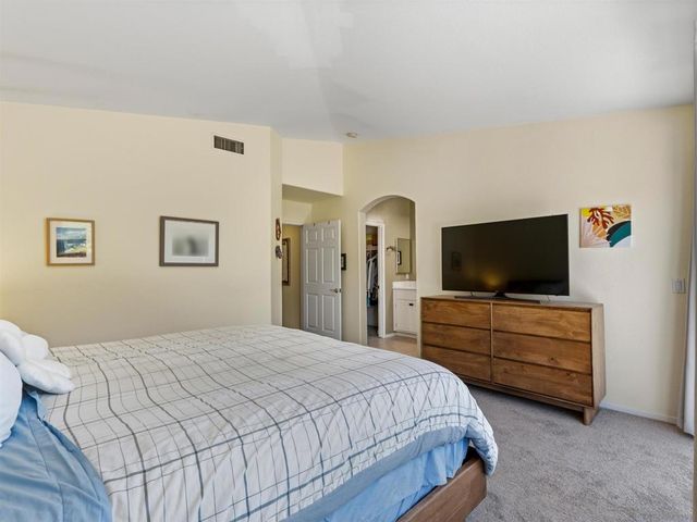 12420 Whispering Tree Ln, Poway, CA 92064