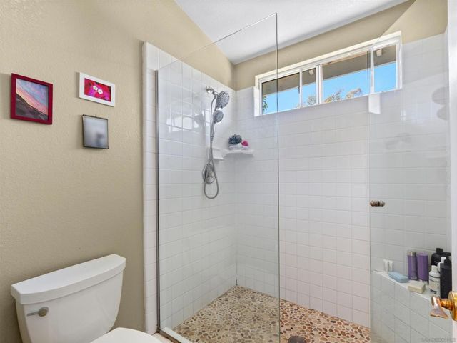 12420 Whispering Tree Ln, Poway, CA 92064