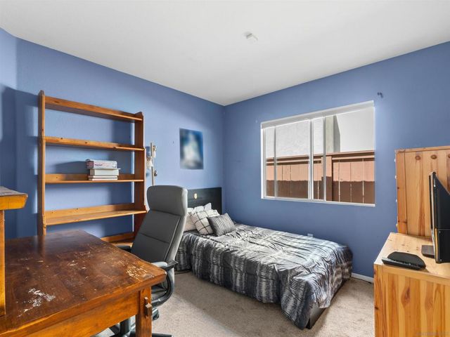 12420 Whispering Tree Ln, Poway, CA 92064