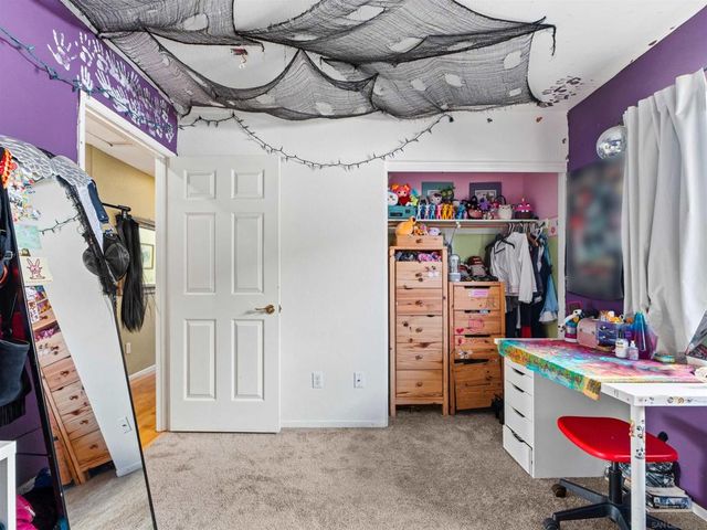 12420 Whispering Tree Ln, Poway, CA 92064