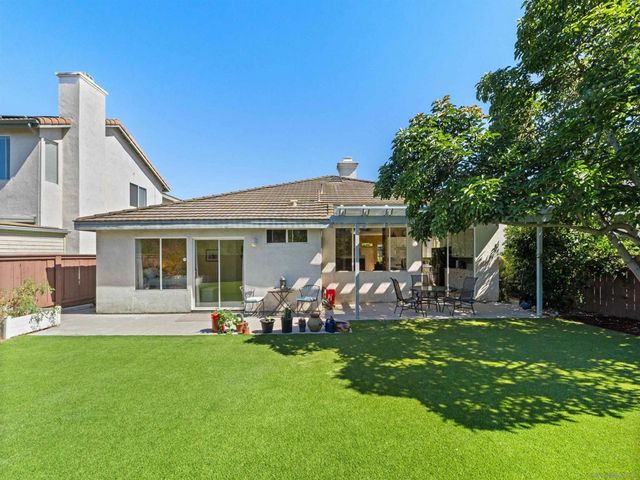 12420 Whispering Tree Ln, Poway, CA 92064