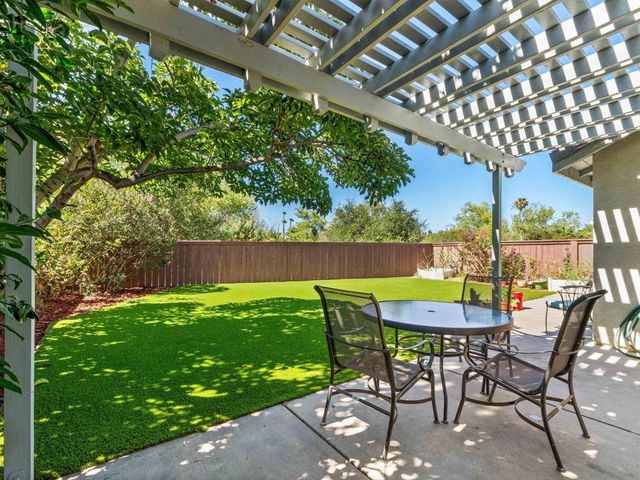 12420 Whispering Tree Ln, Poway, CA 92064