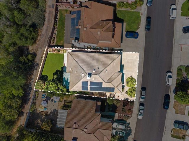 12420 Whispering Tree Ln, Poway, CA 92064