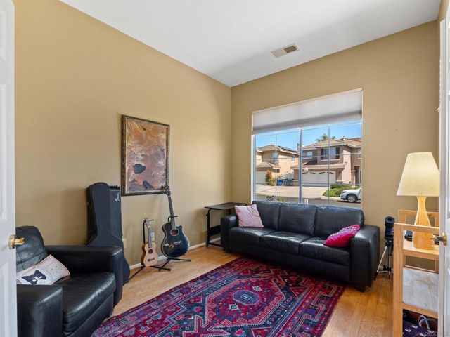 12420 Whispering Tree Ln, Poway, CA 92064