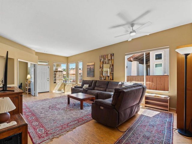 12420 Whispering Tree Ln, Poway, CA 92064