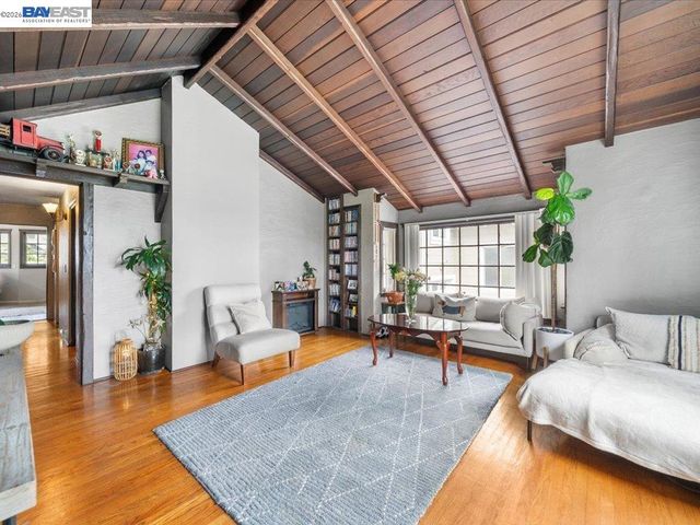 2550 Pleasant st, Oakland, CA 94602