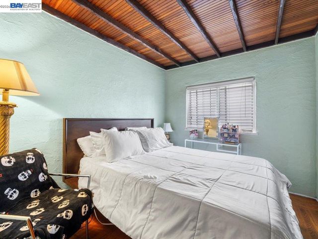 2550 Pleasant st, Oakland, CA 94602