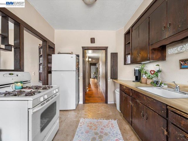 2550 Pleasant st, Oakland, CA 94602