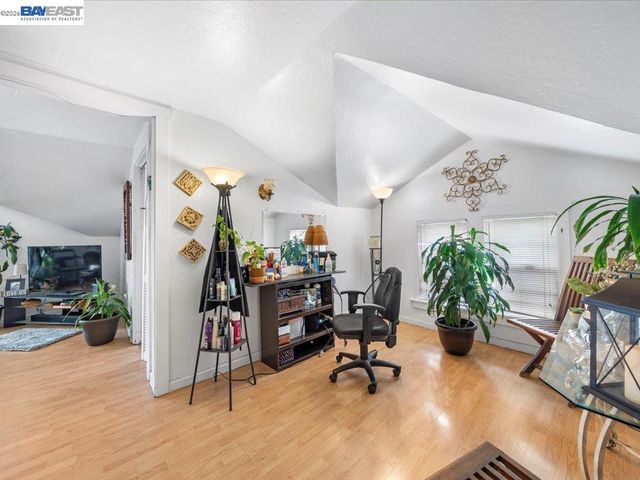 2550 Pleasant st, Oakland, CA 94602