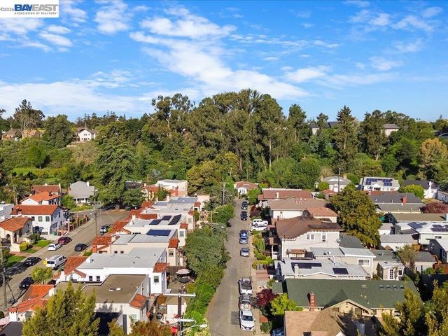 2550 Pleasant st, Oakland, CA 94602