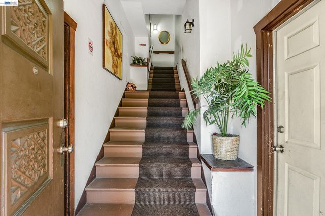 2550 Pleasant st, Oakland, CA 94602