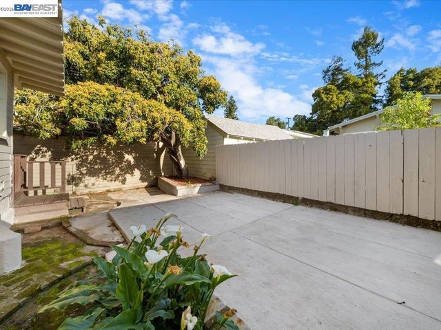 2550 Pleasant st, Oakland, CA 94602