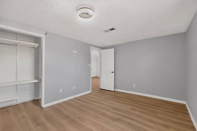 1216 Forrester Avenue NW, Albuquerque, NM 87104