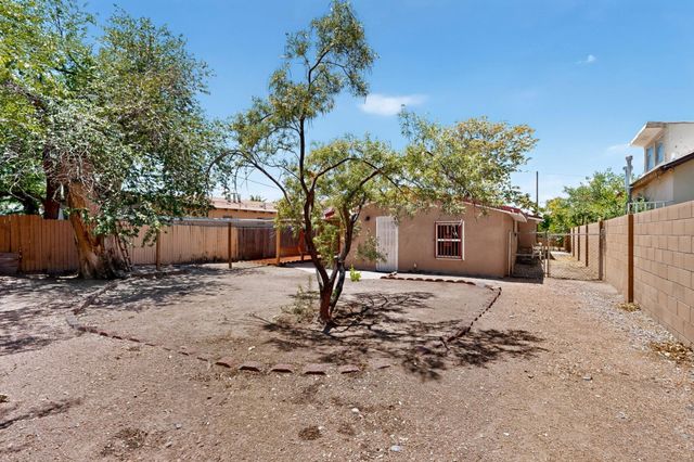 1216 Forrester Avenue NW, Albuquerque, NM 87104