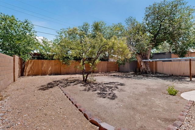 1216 Forrester Avenue NW, Albuquerque, NM 87104