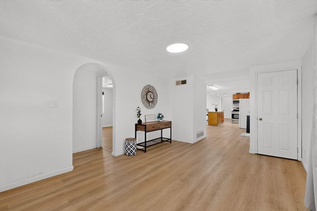 1216 Forrester Avenue NW, Albuquerque, NM 87104