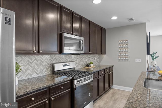 1403 LEXINGTON MEWS #1403, Swedesboro, NJ 08085