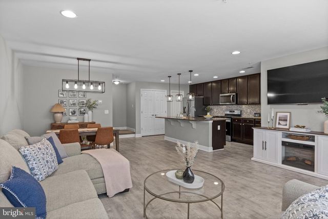 1403 LEXINGTON MEWS #1403, Swedesboro, NJ 08085