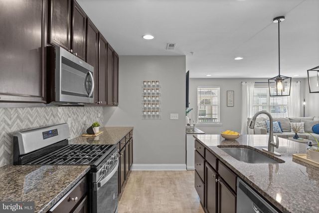 1403 LEXINGTON MEWS #1403, Swedesboro, NJ 08085